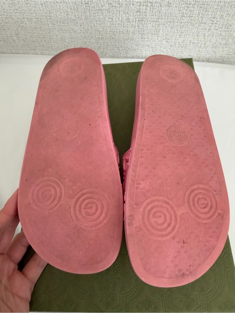 Gucci Pink GG Embossed Slide Sandals - Picture 3 of 3